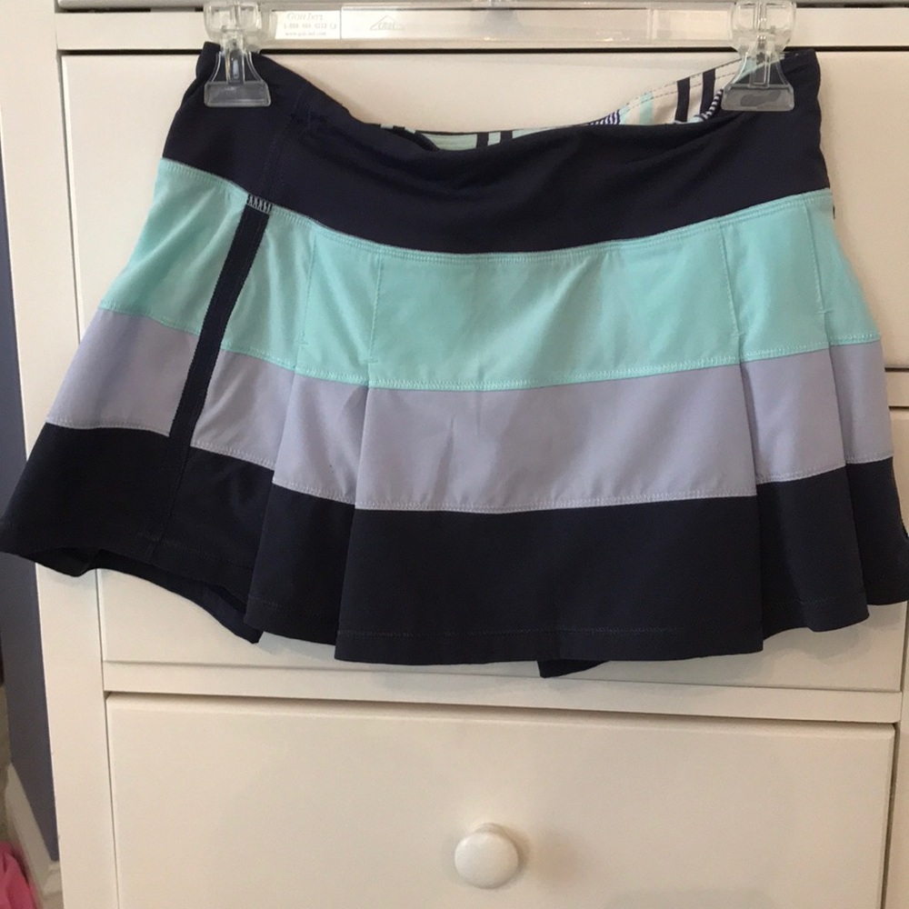 Women’s size 4 blue/ lavender Lululemon skirt